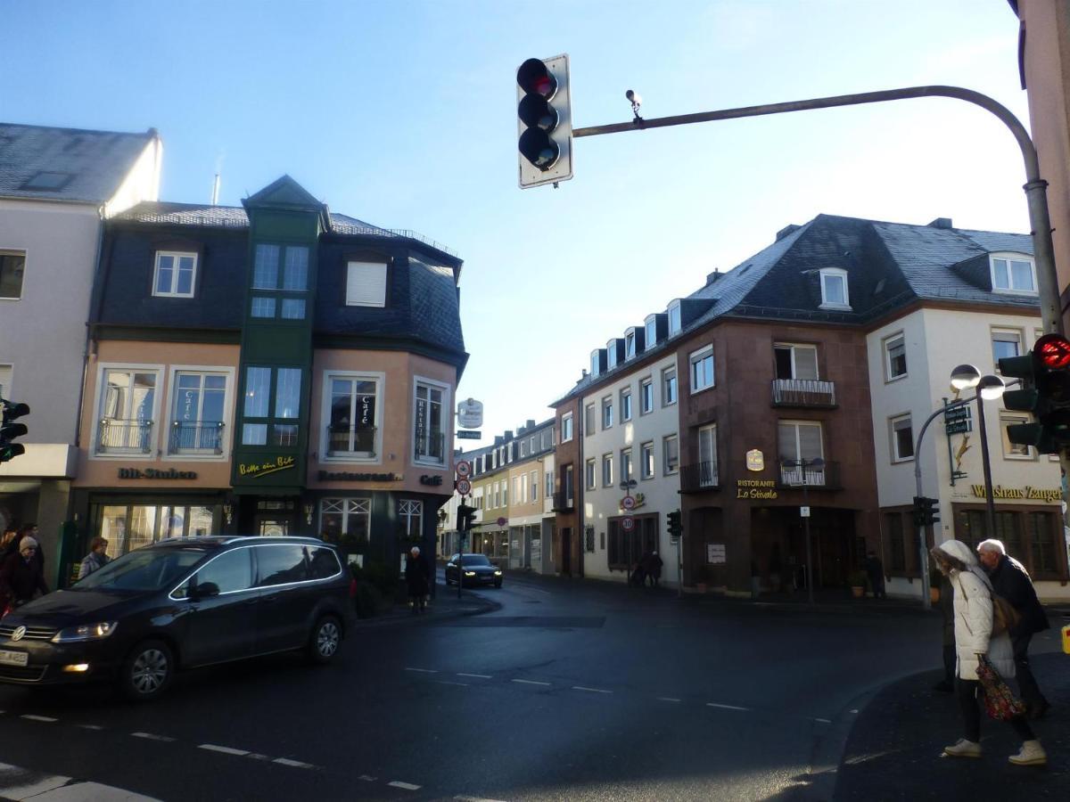 BIT-City Studio und Appartement Bitburg Esterno foto