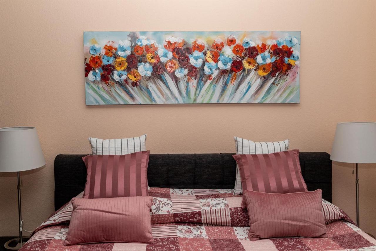 BIT-City Studio und Appartement Bitburg Esterno foto