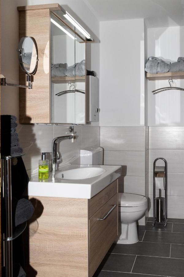 BIT-City Studio und Appartement Bitburg Esterno foto
